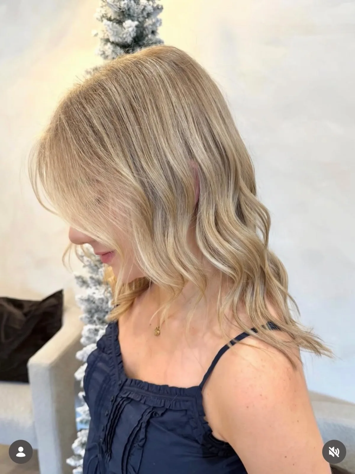 Blonde lob with soft waves, by Rhianna