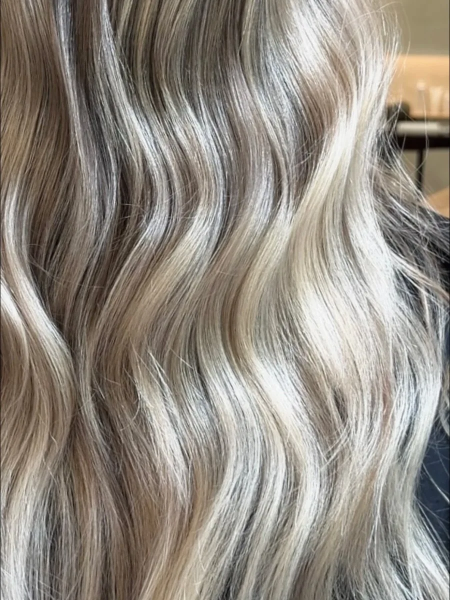 Lived-in blonde with soft waves
